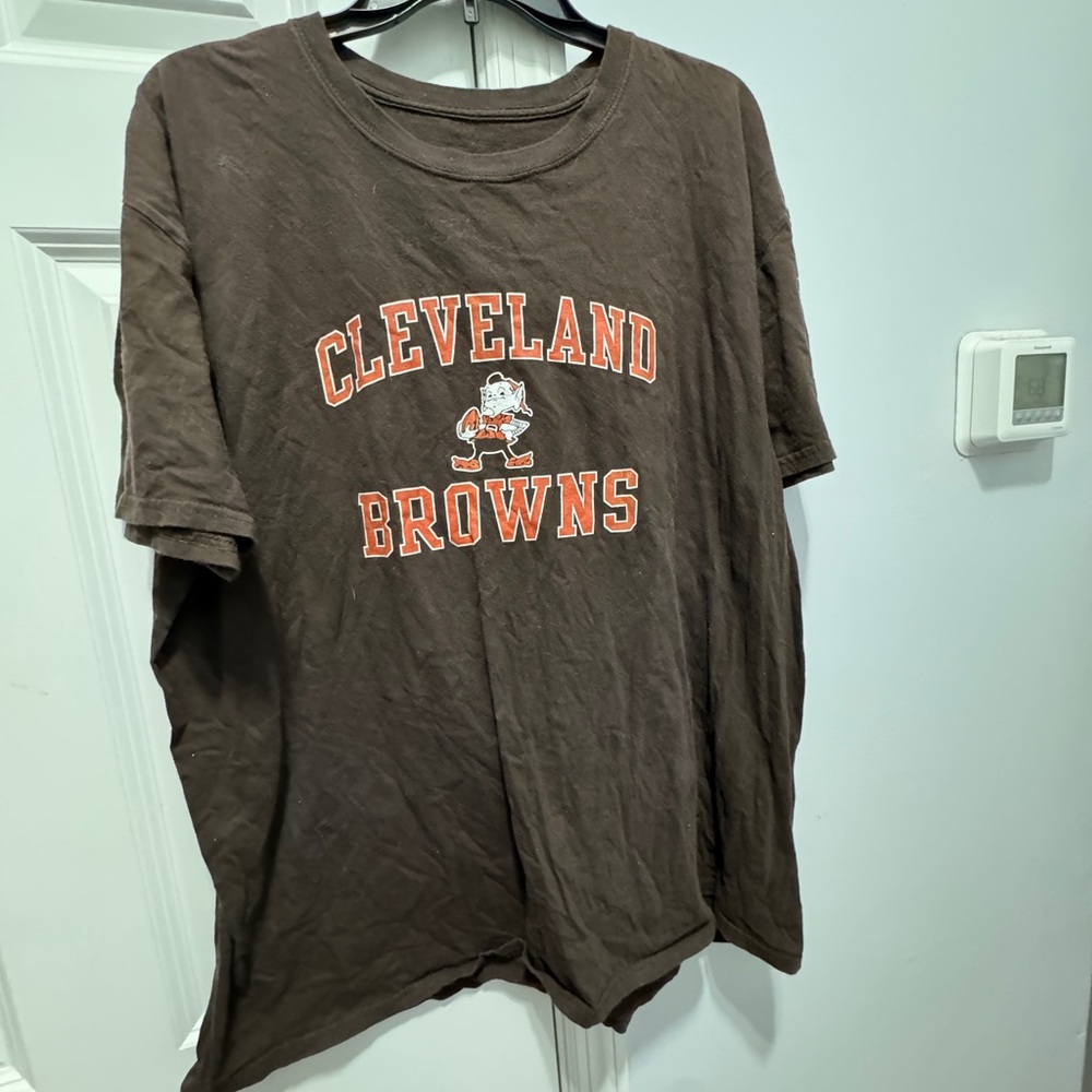 dramatics size 2XL Cleveland browns tee